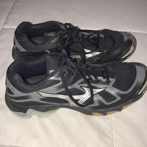 Volleyball shoes